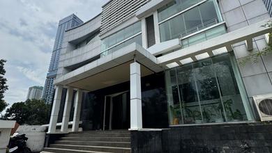 GEDUNG MINI BUILDING 3 LANTAI THAMRIN MENTENG DEKAT MRT PARKIR LUAS SIAP HUNI
