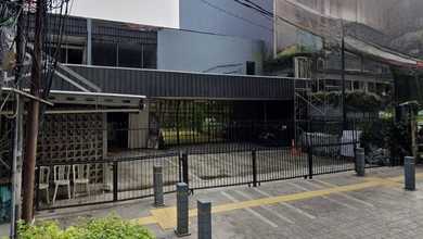 GEDUNG RUANG USAHA 2 LANTAI DEKAT SENOPATI KEBAYORAN BARU ZONA KOMERSIL