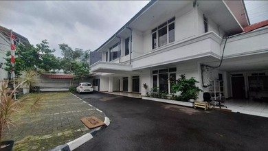 Rumah Sewa di Kawasan Kebayoran Baru, Jakarta Selatan, Lokasi Strategis, Harga Menarik