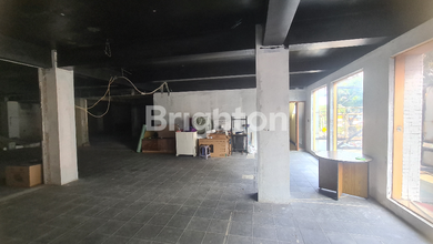 GEDUNG LANTAI 1 KEBAYORAN BARU DEKAT MELAWAI LOKASI STRATEGIS ADA LIFT