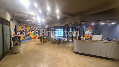 RUANG USAHA EX GYM 3 LANTAI KEBAYORAN BARU LOKASI STRATEGIS AREA KOMERSIL