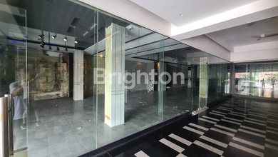 GEDUNG MINI BUILDING 3 LANTAI KEMANG PARKIR LUAS ADA BASEMENT PARKING