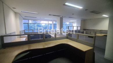 Ruko Gandeng 4 Lantai Kebon Jeruk Hadap Jalan Raya Strategis Dekat Tol