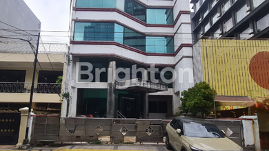 MINI BUILDING 4 LANTAI DI GONDANGDIA MENTENG ADA PARKIR BASEMENT