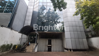 MINI BUILDING 5 LANTAI DI GONDANGDIA MENTENG ADA PARKIR SEMI BASEMENT