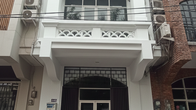 Ruko Permata Senayan 4 Lantai Ex Kantor Terawat Semi Furnished Hadap Jalan