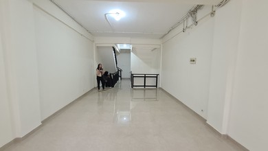 RUKO SUDIRMAN PARK 4 LANTAI BARU RENOVASI SIAP HUNI EX KANTOR