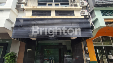 RUKO PERMATA SENAYAN 4 LANTAI HADAP JALAN FULL FURNISHED SIAP HUNI