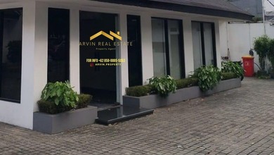 RUANG USAHA RUMAH 2 LANTAI FURNISHED PAKUBUWONO KEBAYORAN BARU EX KANTOR PARKIR LUAS