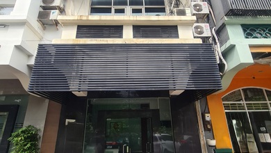 RUKO PERMATA SENAYAN 4 LANTAI FURNISHED EX KANTOR HADAP JALAN SIAP HUNI