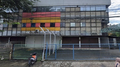 RUKO GANDENG 2 LANTAI KEBAYORAN LAMA DEKAT PERMATA HIJAU EX MINIMARKET PARKIR LUAS