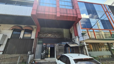 RUKO GANDENG 4 LANTAI PANGLIMA POLIM EX BANK SIAP HUNI PARKIR LUAS