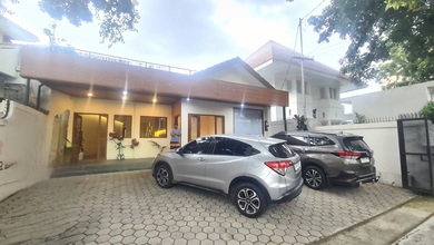 Ruang Usaha Menteng 1,5 Lantai Area Komersil dan Kuliner Parkir Luas