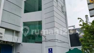 Gedung Mini Building 3 Lantai Bandengan Ex Kantor Parkir Luas Bebas Banjir