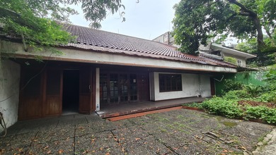 RUMAH RUANG USAHA PAKUBUWONO KEBAYORAN BARU HADAP JALAN ZONA KOMERSIL