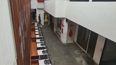 Ruang Usaha Menteng 2 Lantai Ex Resto Area Komersil dan Kuliner Parkir Luas
