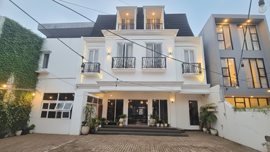 Gedung Ruang Usaha 3 Lantai Bintaro Parkir Luas Cocok untuk Klinik Kantor Cafe