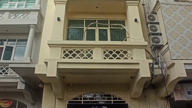 RUKO 4 LANTAI PERMATA SENAYAN HADAP JALAN RAPIH SIAP HUNI DEKAT KRL