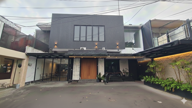 Ruang Usaha 2 Lantai di Gunawarman Senopati Furnished Siap Huni Strategis