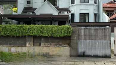 Rumah Area Premium Menteng, Jakarta Pusat - Harga Menarik 21 Miliar