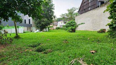 Tanah lokasi terdepan sudah ada rumah kanan kiri di Tirta Golf BSD Tangerang