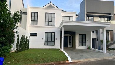 Rumah Elegan di Sutera Buana Alam Sutera, Tangerang, 4 Kamar Tidur, LT 240m²