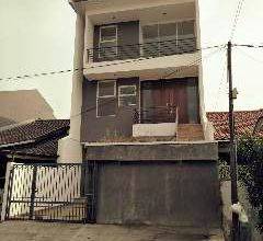 Rumah Modern LT 140 Jual di Puri Indah, Jakarta Barat