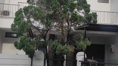 Hunian Elegan di Intercon, Jakarta Barat, 3 KT, LT 144m²
