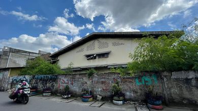 Gudang Peta Barat Kalideres 1600m2 Full Renovasi Seperti Baru