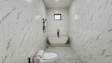 For Sale rumah Eksklusif di Pegadungan, Jakarta Barat - LT 200m²