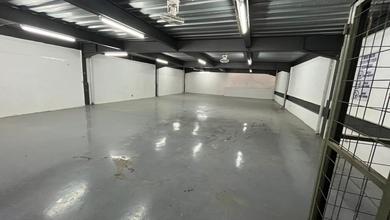 Gudang Elang Laut 10X24m2 3 Lantai Full Renovasi Ada Kantor Live