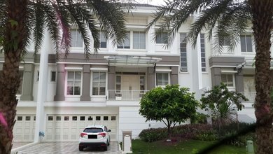 Hunian Elegan di Gading Serpong, Tangerang, 4 Kamar Tidur, LT 450m²