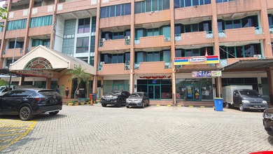 Ruko parkir super  Luas Cempaka Mas 4 lantai  