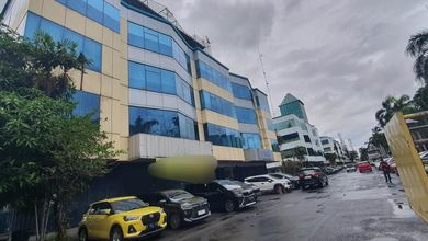 Nego sampai Deal Ruko Hoek jalan Gading Kirana Raya parkir super luas 