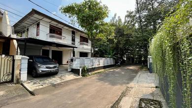 Rumah Area Luxury Bintaro, Tangerang Selatan - Harga Menarik 10 Miliar