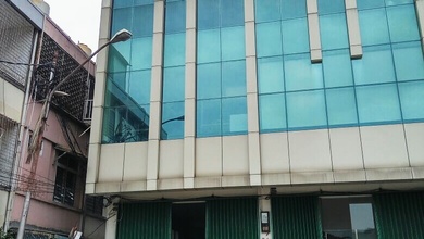 Jual *ruko Maisonet*alamat : Komp. Green Ville Blok D No.1, Duri Kepa, Kebon Jeruk, Jakarta Barat*kondisi Rapi Baru Renovasi*lt/lb: 121/181perkiraan : 5 M X 24m, 4 Lantaidaya Listrik 23.000 Va, Air Pamshgb = April 2032parkir Halaman Luas, Masuk Truk Doubl