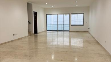 Rumah Area Premium Golf Island, Jakarta Utara - Harga Menarik 9,5 Miliar