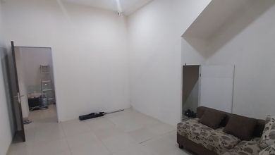 Jual/sewa Ruko Sedayu Square Cengkareng Hoek 4lantai Sudah Renovasiluas Tanah 90 Mlt. 6x15mbangunan 360m4 Lantai Full Renovasi Listrik 13.000wattharga Jual 5.3 M Sewa 170jt