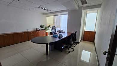*Dijual* *Office Tower* *Grand Slipi Tower*1 Lantai Fullluas 1100M2semi Furnishedr. Karyawan 12R. Meeting Besar 1R. Meeting Kecil 1Toiletr. Direksi 7R. Owner 1Dapur 1Gudang 1R. Resepsionis 1Mushola 1Janitor 1Lift 7R. Kerja 3R. Sekretaris 1Harga 25Jt/M