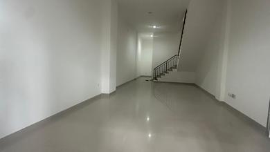 Disewakan Ruko Shibuya Pik2 Dekat Tokyoluas Tanah 4.5X16.25mbangunan 3 Lantailokasi Samping Apartemen Tokyo Pik2 Murah