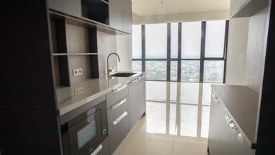 Dijual Cepat Apartemen 4BR Semi Furnished Kondisi Baik Siap Ditempati