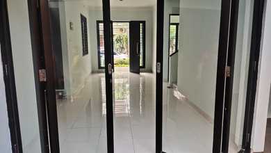 Rumah Favorit di Graha Raya, Tangerang Selatan, 4 KT, Harga 2,4 Miliar
