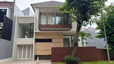 Rumah Megah Semi Furnished Lokasi Strategis di Bintaro