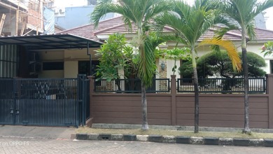 Penawaran Langka, rumah Prestisius di Tangerang Kota, Tangerang, LB 160m²