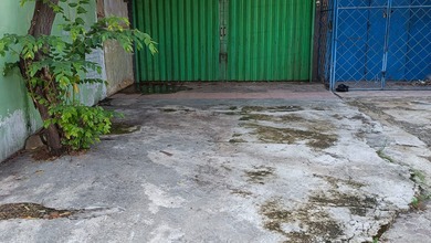 Ruko Di Jalan Merdeka Cimone Tangerang Depan Jalan Raya Utama Lokasi Strategis