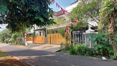 Rumah Mewah di Kemang Pratama, Bekasi, 5 KT, LT 432m²