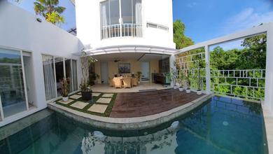 Dijual rumah Mewah di Benoa, Badung - LT 181m²