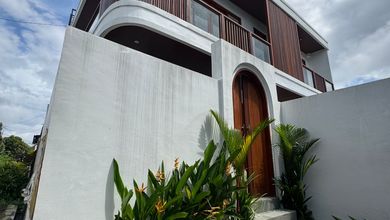 Dijual Villa Mewah Dekat Pantai di Canggu