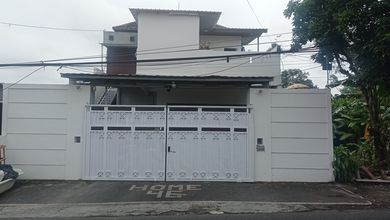Rumah Mewah di Denpasar Barat, Denpasar, 9 Kamar Tidur, LT 275m²