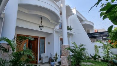 Rumah Elegan di Bintaro, Jakarta Selatan, 5 KT, LT 360m²